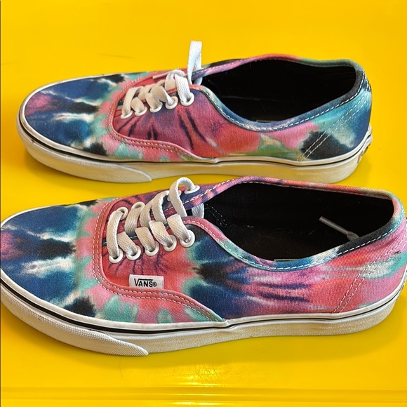 Vans Women's 8.5 Tie-Dye Sneakers barely worn - Picture 4 of 7